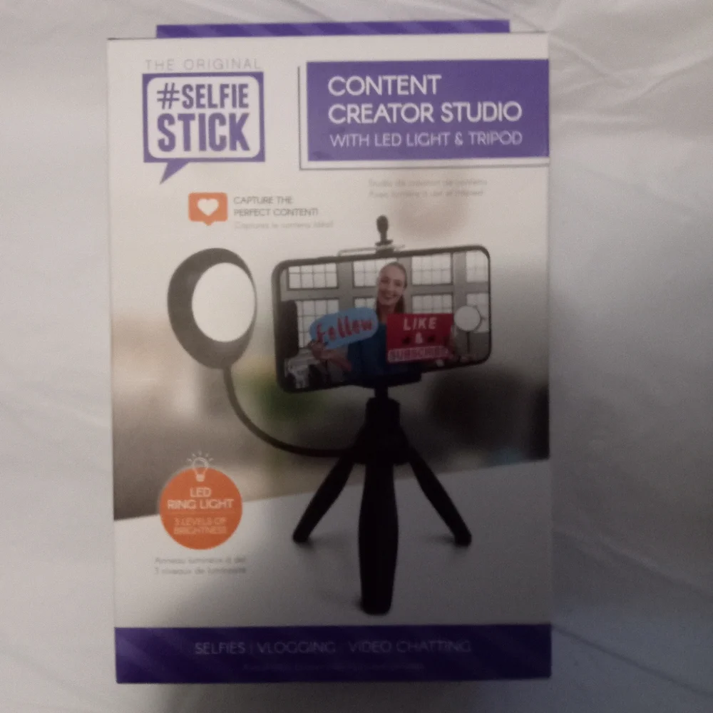 Creator Studio/Selfie Stick